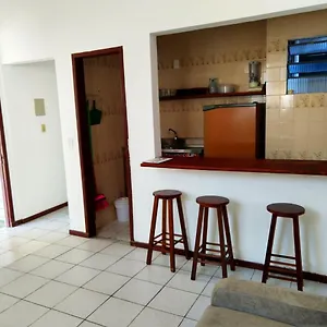 100m Da Praia: Espacoso Apartamento